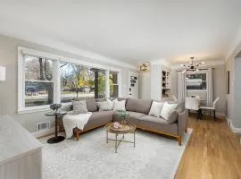 Main Street Retreat Hot Tub Sleeps 8