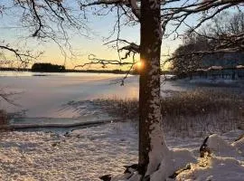 Traditionelt Svensk Hus I Skovens Dyb