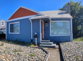 Sleeps 8 people near Vancouver waterfront and PDX, hotel i Vancouver