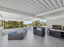 Galoola Hidden Gem, 2-97 Galoola Drive, Rooftop outdoor area with spectacular views, Wi-Fi, Air Conditioning, Pet Friendly