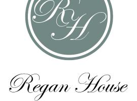 Regan House: Stratford şehrinde bir otel