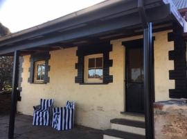 Peppertree Cottage in a beautiful Rural Setting, ξενοδοχείο σε Mintaro