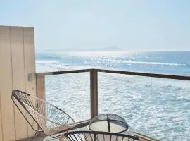 Kasa Dharma an oceanfront House