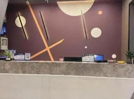 IU Hotels· Wuhan Jianghan Road Metro Station