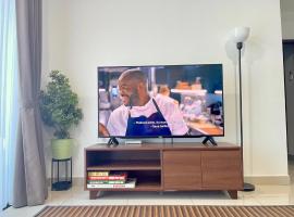 Desaru Central Apartment w Pool,CinemaScreen,Netflix & WiFi，位于Bandar Penawar的旅馆