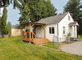 2 bed 2 bath Maplewood Stunning Home