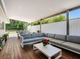 Forresters Lodge by Coast Hosting