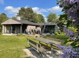 Lovely Holiday Home Close To The Beach And Nature