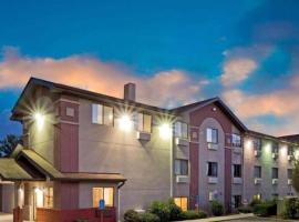 Super 8 By Wyndham Lexington Park/California Area, ξενοδοχείο σε California