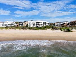 On the Beach Guesthouse Jeffreys Bay, guest house in Jeffreys Bay