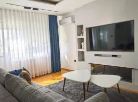 NAR Royalton Apartment #25