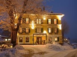 Familienhotel Post, hotel en Millstatt