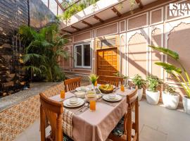StayVista at Vrindara Niwas - Close to Janam Bhoomi, Hotel in Mathura