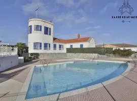 Vivez dans cet ancien semaphore avec vue mer