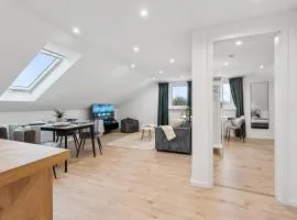 Yello Homes - 4 Guests - 3 Rooms - City View