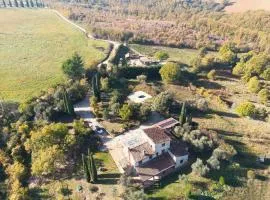 Scappo in Umbria, Casale Lenuccia