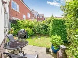 Chineham Town-House, Great for Group Get-Aways, Families & Contractors