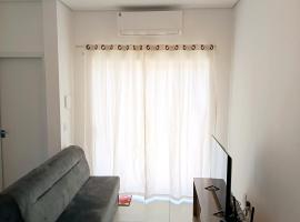 Casa recém inaugurada, em condomínio, a 750 m do mar, hotel i Matinhos