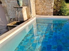 Gites L INSTANT PRESENT CHEZ LO, Hotel in Visan