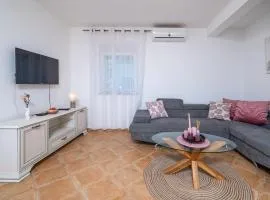 Apartman Sabina 1 by Villas Guide