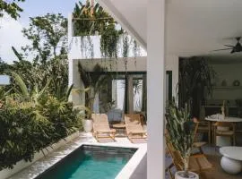 Private 1 bedroom villa with rooftop and pool