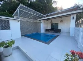 Pool villa copacolanta