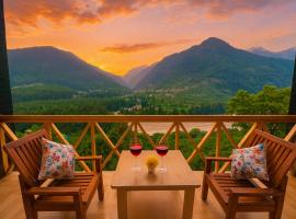 Naina Resort & Cottage, Manali - A Beautiful Wellness Boutique Resort, casa de campo em Manali
