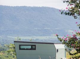 Mint camper car mine hills2, campingplads i Ban Mai