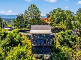 Peaceful Mtn Views-Theater-Games-Hot Tub-Firepit, hotel em Williamsburg