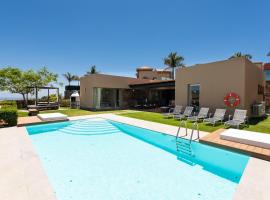 Premium House with Private Heated Pool and Bbq，位于阿吉内金海滩的酒店