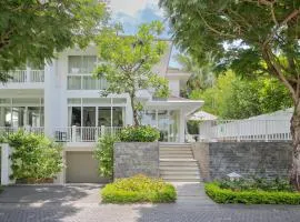 Abogo Premier Village Beachfront Da Nang