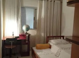 Quarto De Luxe Silver