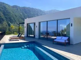 Elysium São Vicente - Designer Villa with Ocean View, Heated Pool, Jacuzzi & Sauna