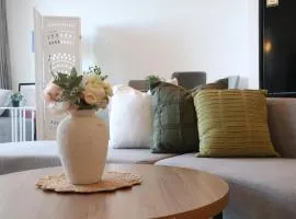 City focused comfy city view apartment