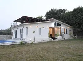 Cyber Farm - Premium 3BR Farm Stay with Curated Experiences