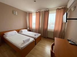 Hotel Ferihegy, hotel near Budapest Ferenc Liszt International Airport - BUD, Vecsés