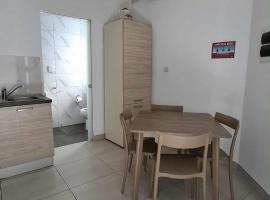 Cosy studio close to Qawra Beach, khách sạn ở St Paul's Bay
