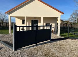 gîte de la loge "Seryse", Hotel in Châtillon-sur-Broué