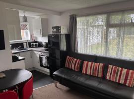 2 Bed Chalet Florida Estate, hotel in Hemsby