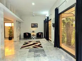 Amber Wood By Luxurious Landing