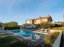 CASALE LA CASCINA 8, Emma Villas