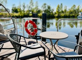 L'Escale Royale Torcy - Marne la Vallée, hotel v mestu Torcy