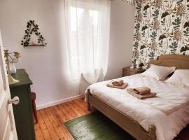 La Madrilène, de Saint-Cyr à Brocéliande, hotel a Guer