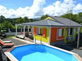 Maison confortable avec piscine à Goyave