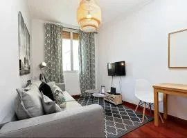 Comfy 1 BR Flat - Bright, Central & Calm