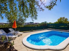 Holiday House Olive, hotel in Solin