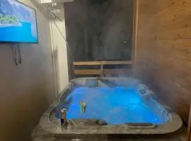 Carol Residence Penthouse -outside jacuzzi and barbeque- 10 min to the Christmas Market