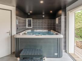 Séjour pro ou détente suite spa privé fibre jardin parking, hotel a Rousson
