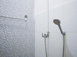 Guest House Poerto Lemon, hotel v destinaci Wonosari