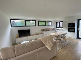 Entre deux ailes - Gîte with SPA in Alsace, hotelli kohteessa Grendelbruch